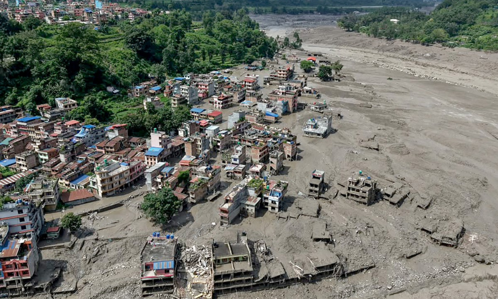 Mortos no desastre entre Nepal e China passa dos 620