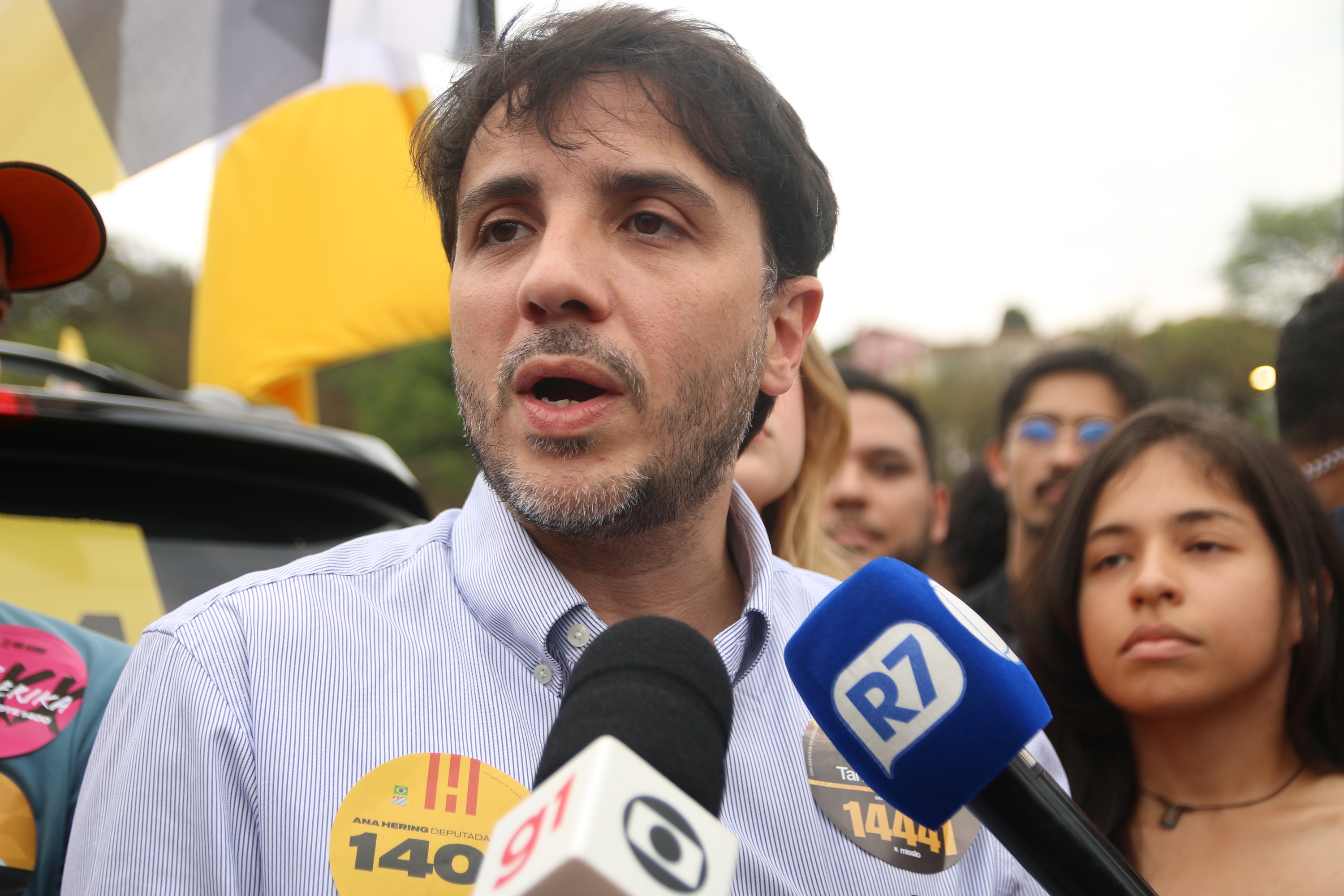Em sabatina da Jovem Pan, Renan Santos erra ao falar sobre cotas e Previdência
